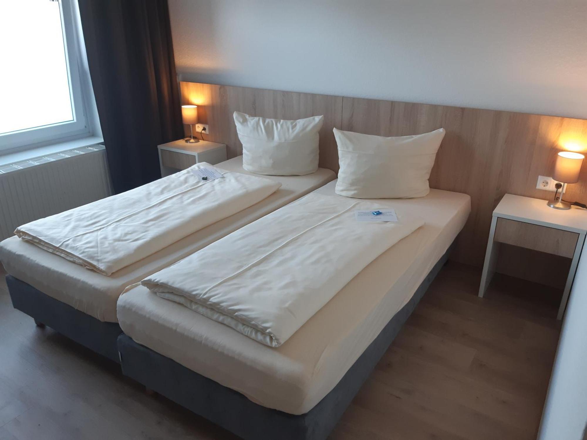 Garni Hotel Hof Zum אהאוס מראה חיצוני תמונה