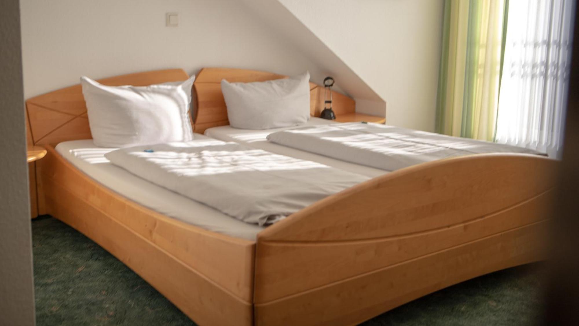 Garni Hotel Hof Zum אהאוס מראה חיצוני תמונה