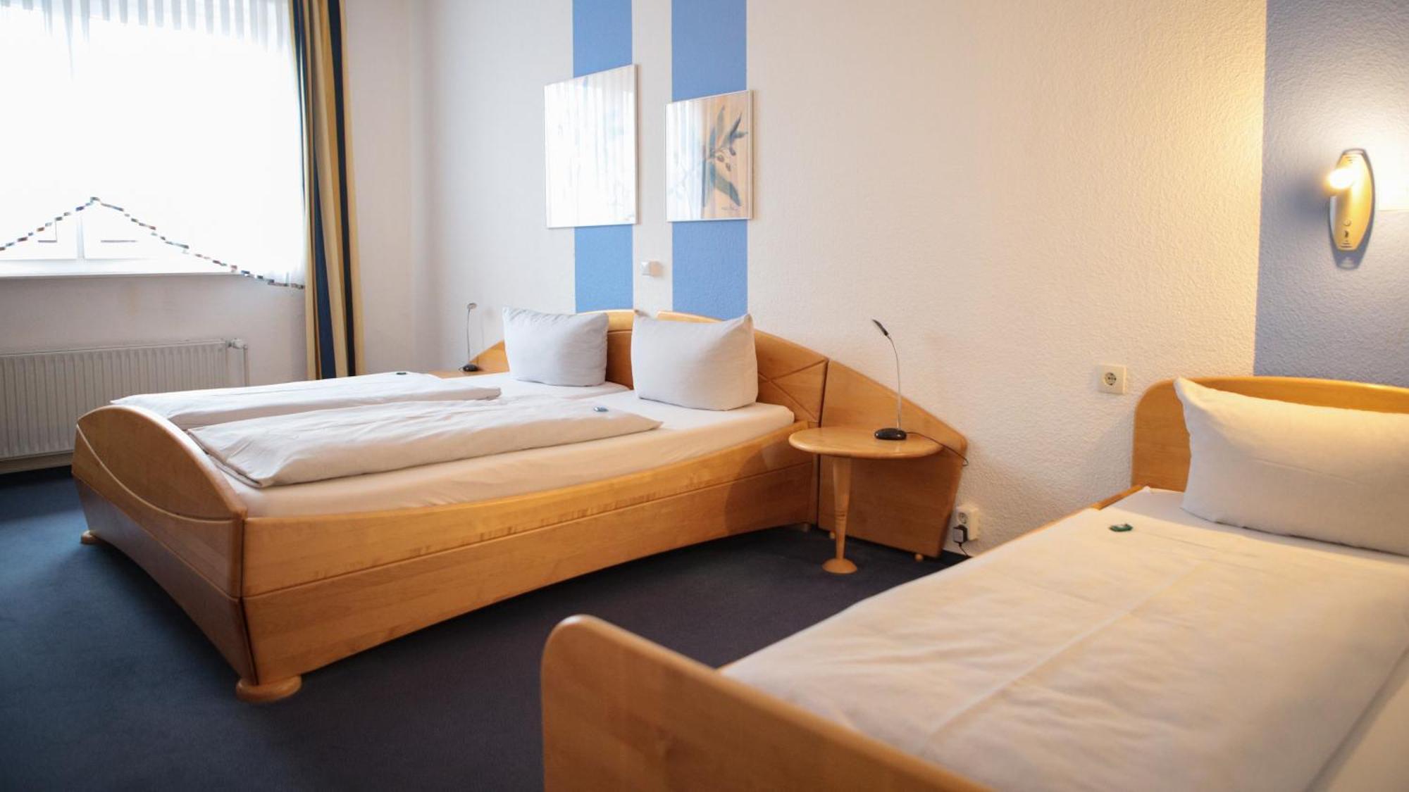 Garni Hotel Hof Zum אהאוס מראה חיצוני תמונה